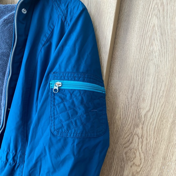 Rain Coat - Picture 5 of 6